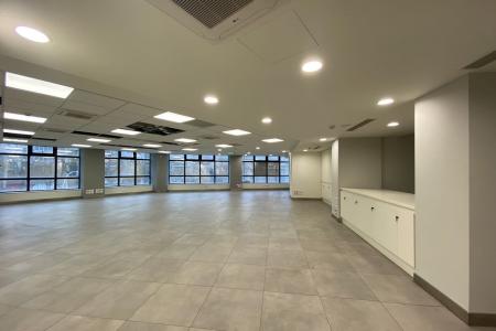 Center of Athens, independent building 2,418 sq.m for rent