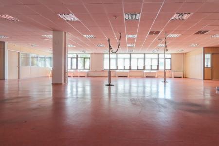 North Athens, commercial building 1.750 sqm for rent