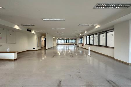 Marousi, independent building 2,470 sq.m for rent