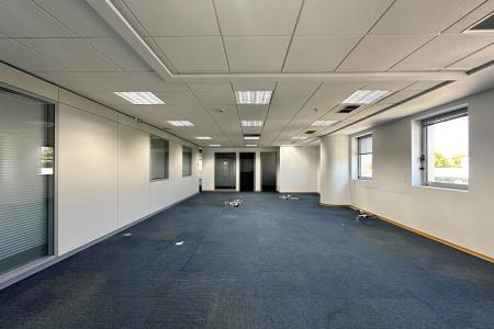 Kifissia, offices 1,582 sq.m for rent