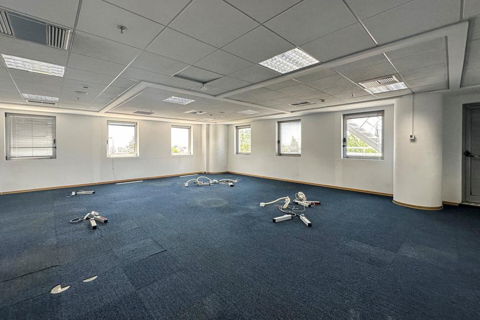 Kifissia, offices 1,582 sq.m for rent