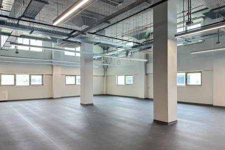 Piraeus stand alone building 6,873 sq.m for rent