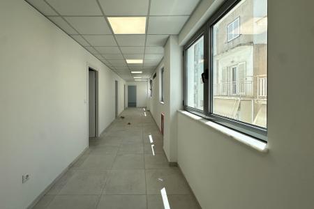 Athens center, independent building 1,470 sq.m for rent