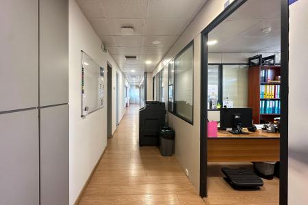 Offices 330 sqm for rent, North Athens