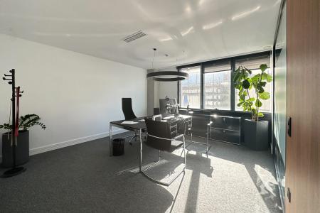 Marousi, 500 sq.m.  office on the 2nd floor available for rent