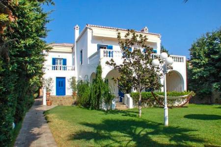 Spetses luxurious cottage 650 sq.m for sale