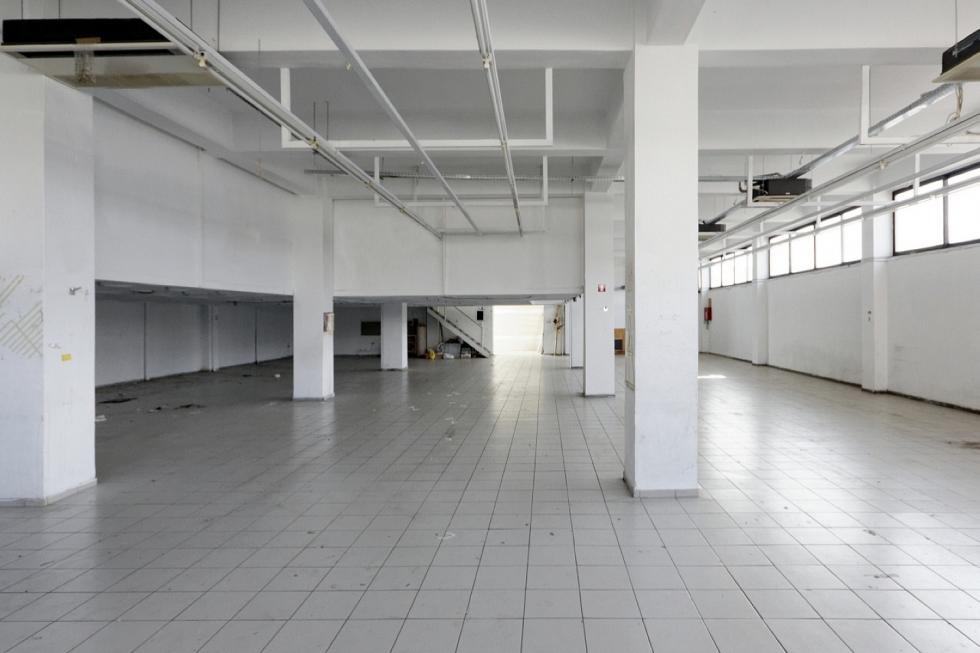 West Athens building 1.100 sqm  for rent
