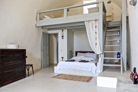 Santorini small hotel with canavas for sale
