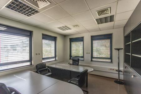North Athens building 1.210 sq.m for rent