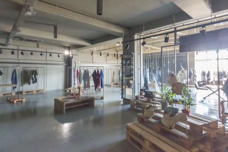 North Athens retail store 1.380 sq.m for rent