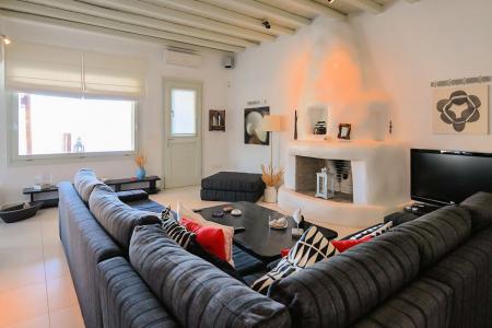 Mykonos villa by the sea 136 sq.m for rent