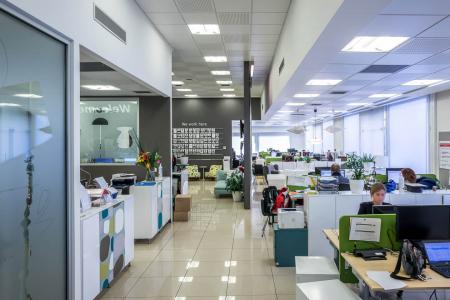 West Athens commercial space 1.016 sq.m for rent
