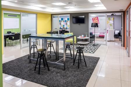 West Athens commercial space 1.016 sq.m for rent