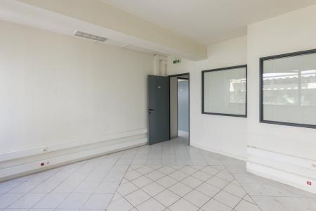Athens Center commercial property 890 sq.m for rent