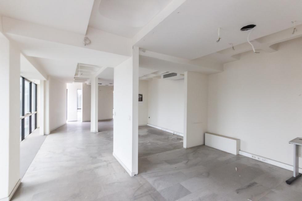 North Athens retail of 950 sq.m for rent