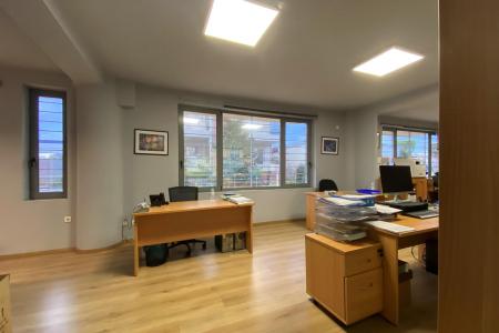 Commercial building 1.260 sq.m in Eastern Attica, for rent