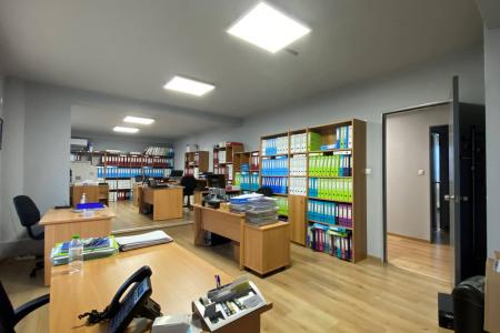 Commercial building 1.260 sq.m in Eastern Attica, for rent