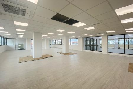 Offices of 930 sq.m for rent, north Athens