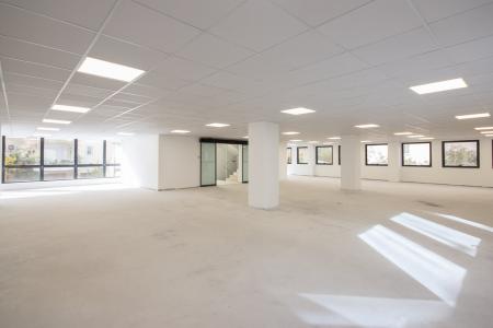 Independent building 3.900 sq.m. for sale, north Athens