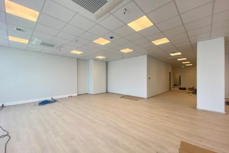 Piraeus, commercial space of 4.550 sq.m, for rent