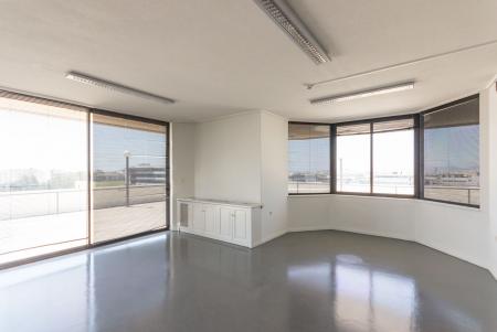South Athens offices 2,330 sq.m for rent