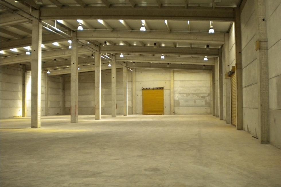 West Attica commercial warehouse 2.100 sqm for rent