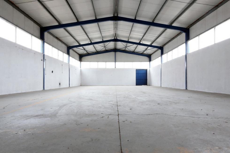 West Athens, warehouse 800 sqm to let