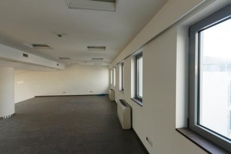 Piraeus commercial building 2.200 sq.m for rent