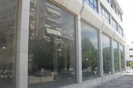 Hiraklio, building of 3.000 sq.m, for rent