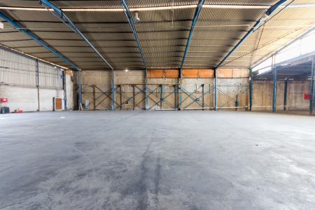 West Athens warehouse 2.300 sq.m for rent
