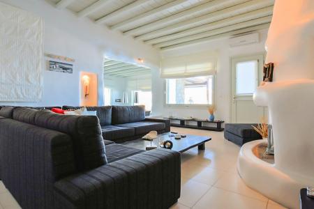 Mykonos villa by the sea 136 sq.m for rent