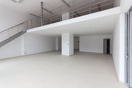 South Athens store 250 sq.m for rent