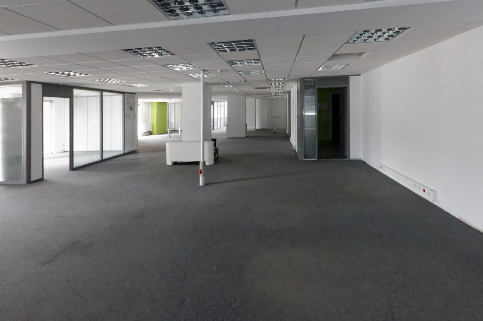 North Athens office 725 sqm for rent.