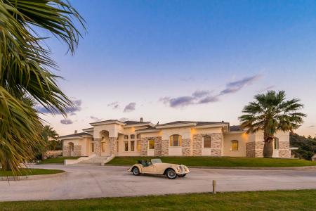Luxury villa 450 sq.m for sale in Rhodes