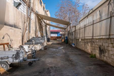 Industrial building of 1.680 sq.m, West Athens