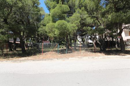 North Athens facade plot 1.000 sqm for sale