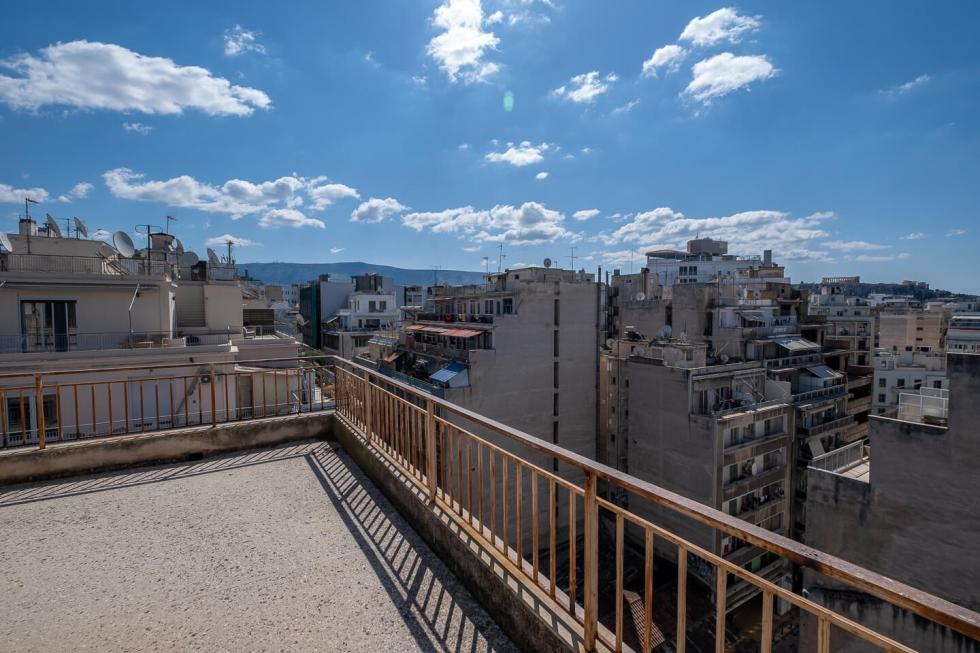 Athens, building of 1.630 sq suitable for Airbnb