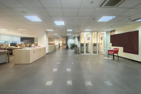 North Athens office 1.080 sqm for rent.