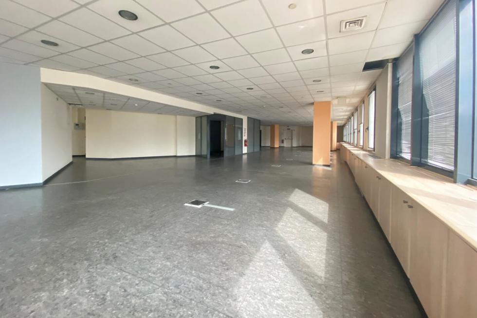 Kallithea, office of 580 sq.m for rent